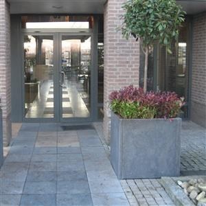 Natuursteen Bloembakken A. van Elk BV